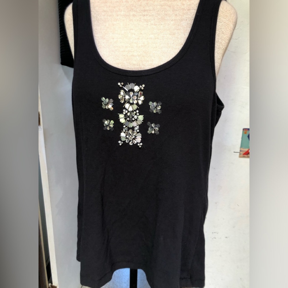 Beautiful Tommy Bahama embellished tank top!